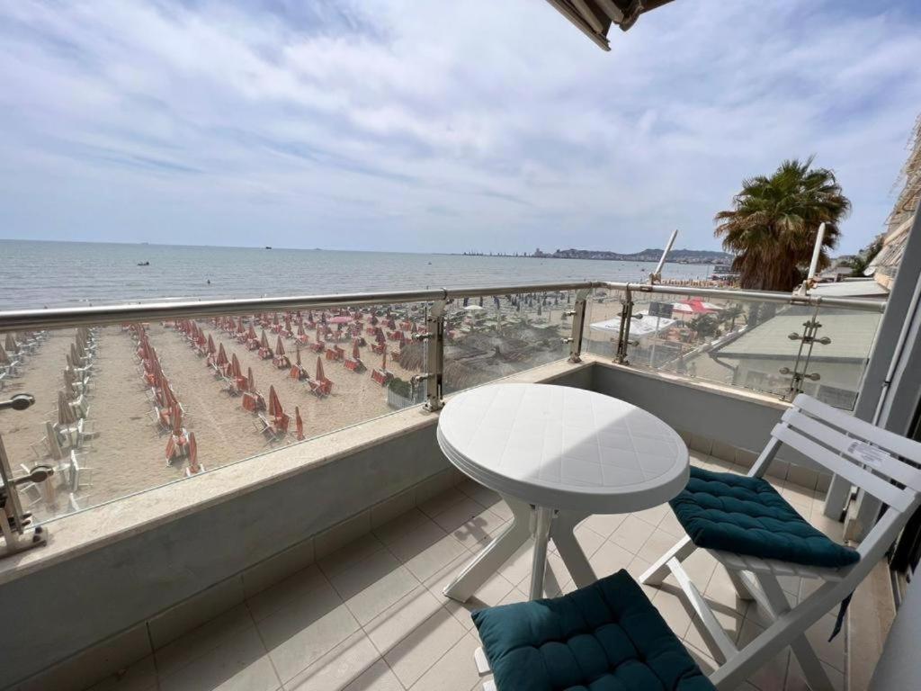 Sea View-Apartment On The Beach - Durrs2 Durres Exterior photo