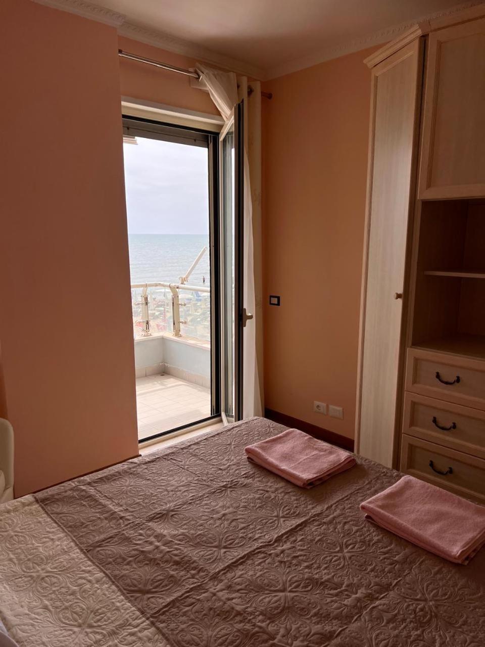 Sea View-Apartment On The Beach - Durrs2 Durres Exterior photo